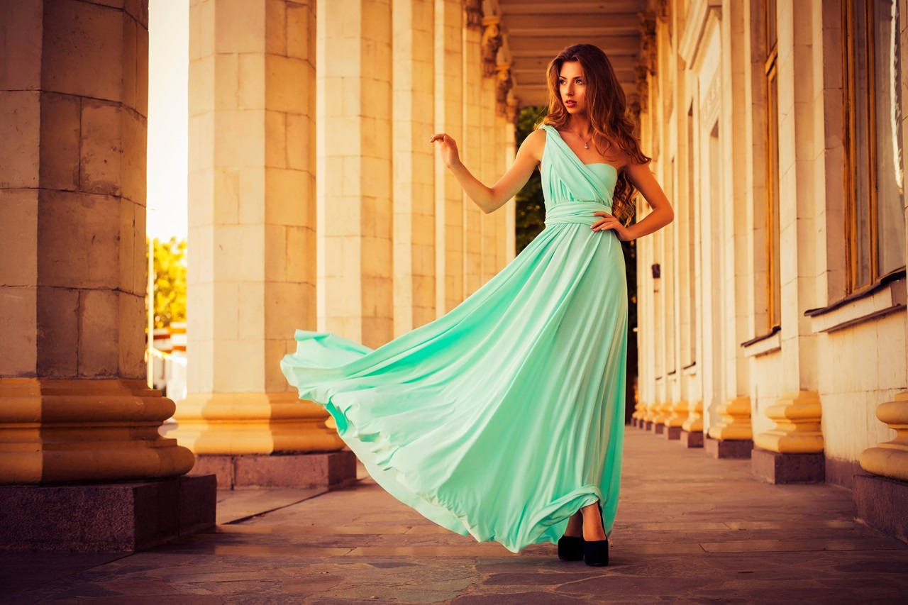 Buty do sukienki maxi - jak dobrać odpowiednie obuwie?